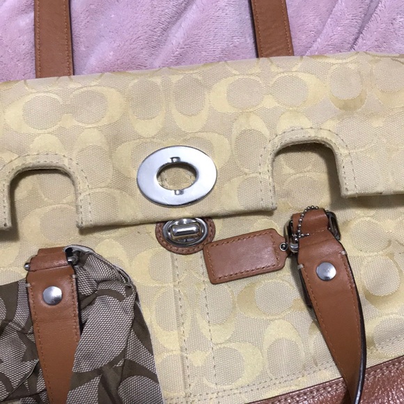 Coach purse - Picture 2 of 5